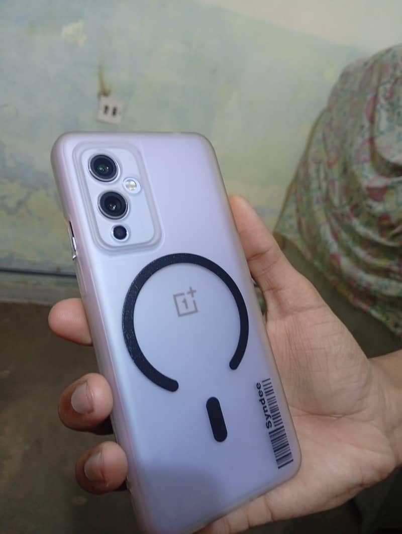 One Plus 9 5G 1