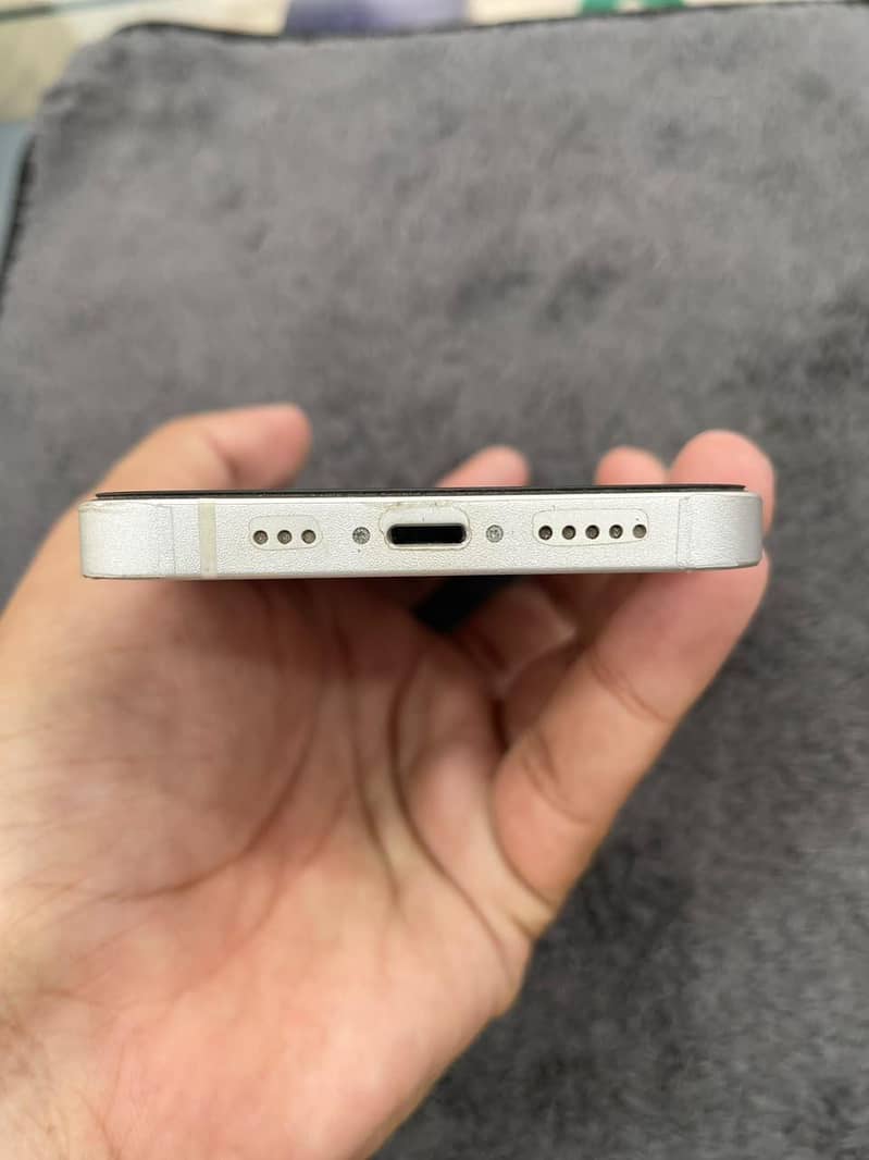 Apple iPhone 13 3