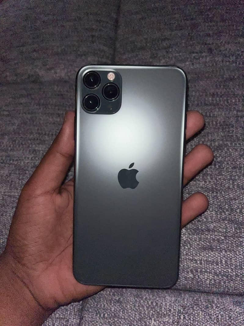Apple iPhone 11 Pro Max 4