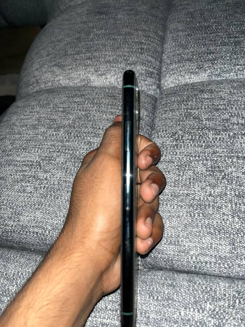 Apple iPhone 11 Pro Max 5