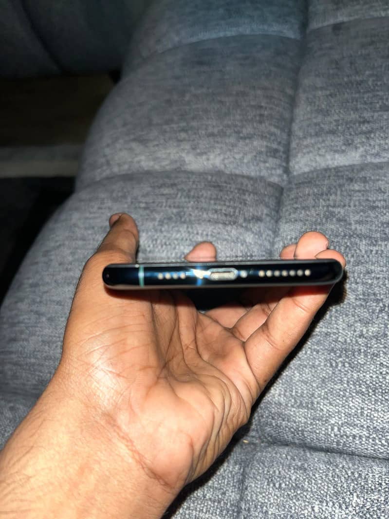 Apple iPhone 11 Pro Max 6
