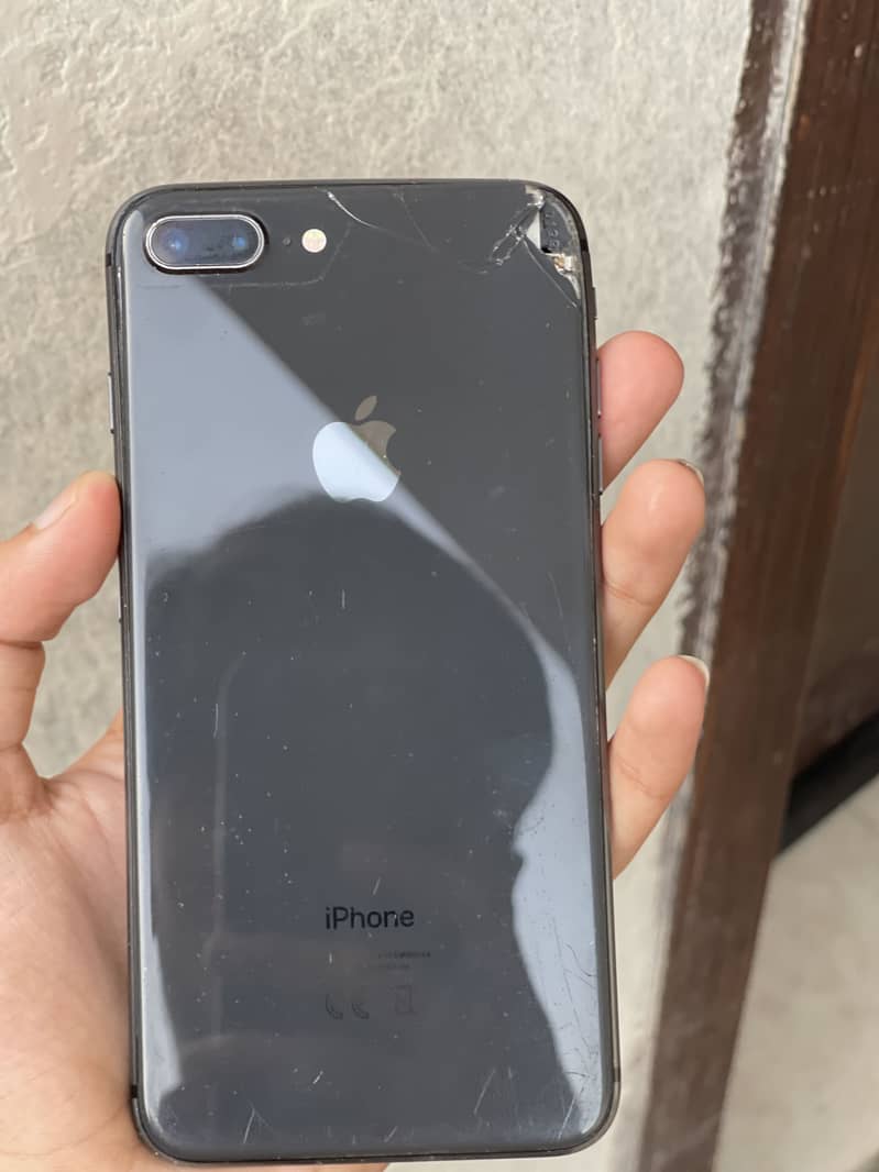Apple iPhone 8 Plus 0