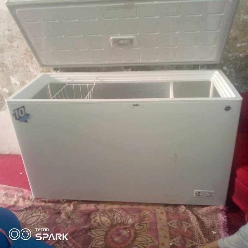 single door deep freezer 0