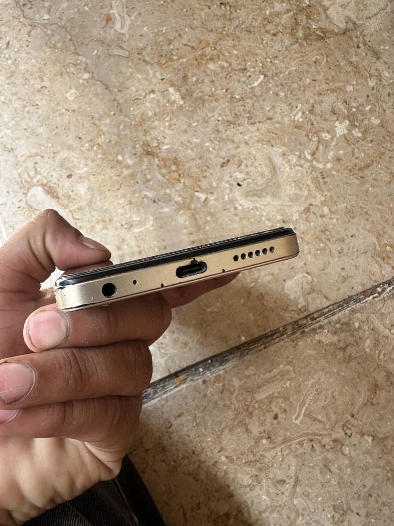 Tecno Spark 20C 2