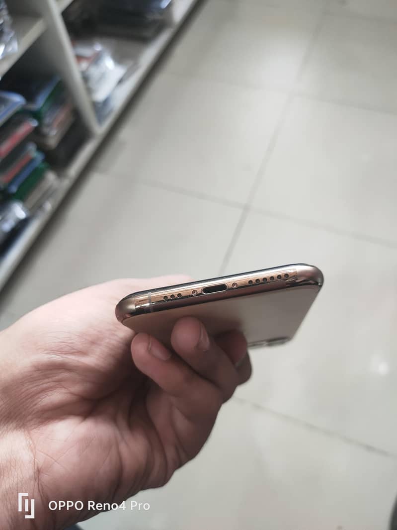 10/10 condition 64 Gb 4