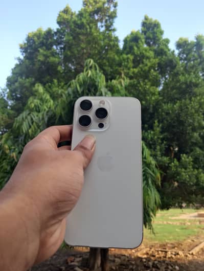 APPLE 15 pro max