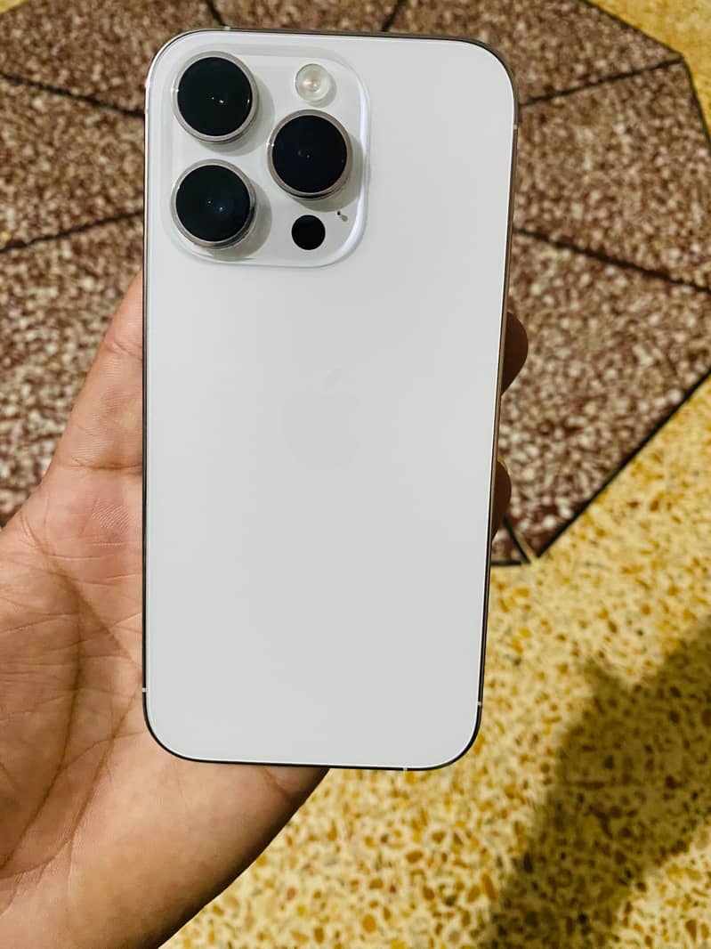 Apple iPhone 14 Pro 1
