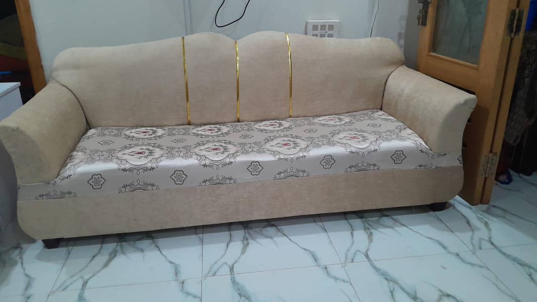 3 seater sofa 0