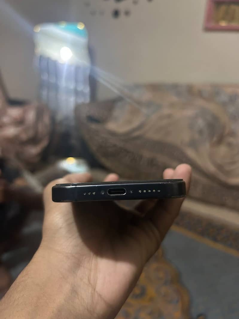 Apple iPhone 15 Pro 2