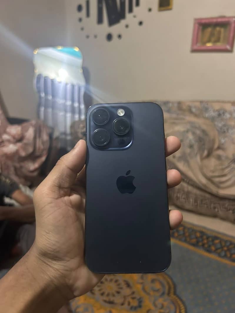 Apple iPhone 15 Pro 4