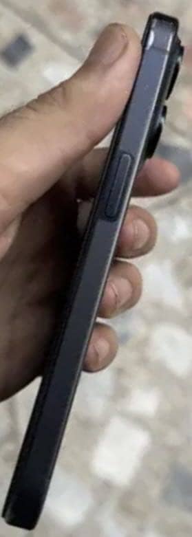 Apple iPhone 15 Pro 2