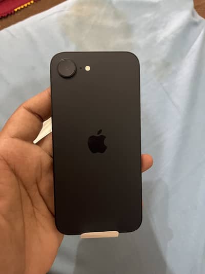 Apple iPhone 16e