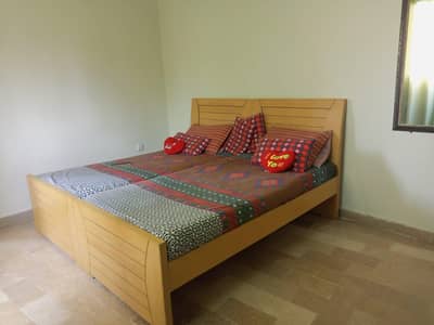 2 single beds with mattress