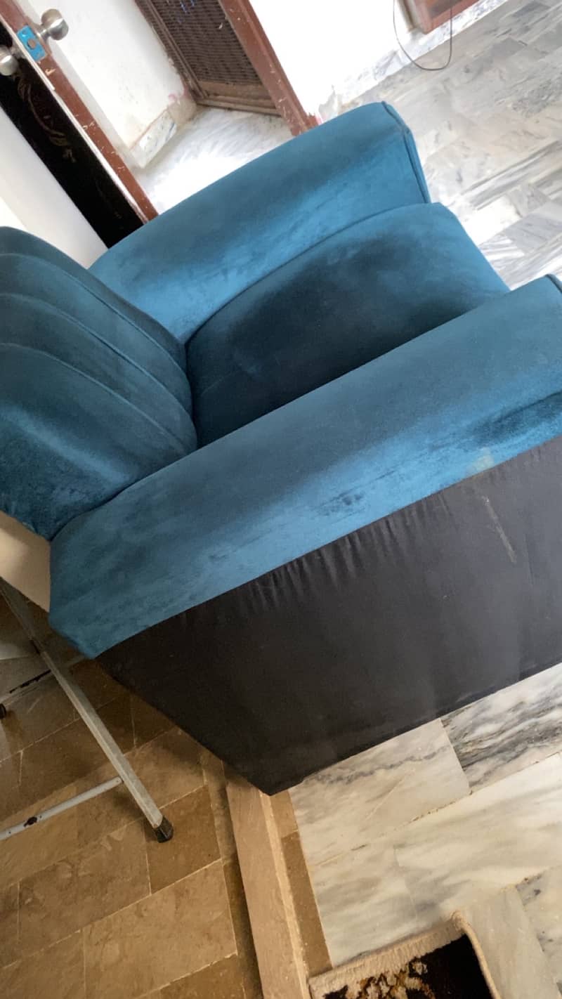 Sofa set with puffy 4