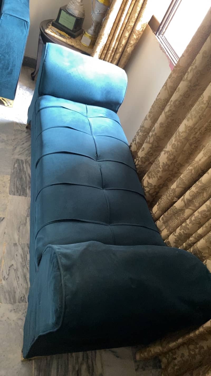 Sofa set with puffy 8