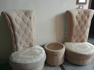 bedroom high chair's