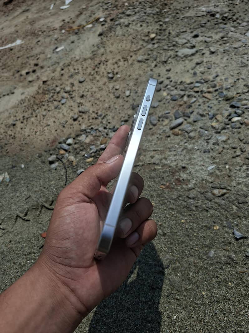 Apple iPhone 15 Pro Max 5