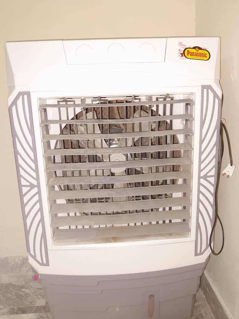 Large Cooler New Condition 0