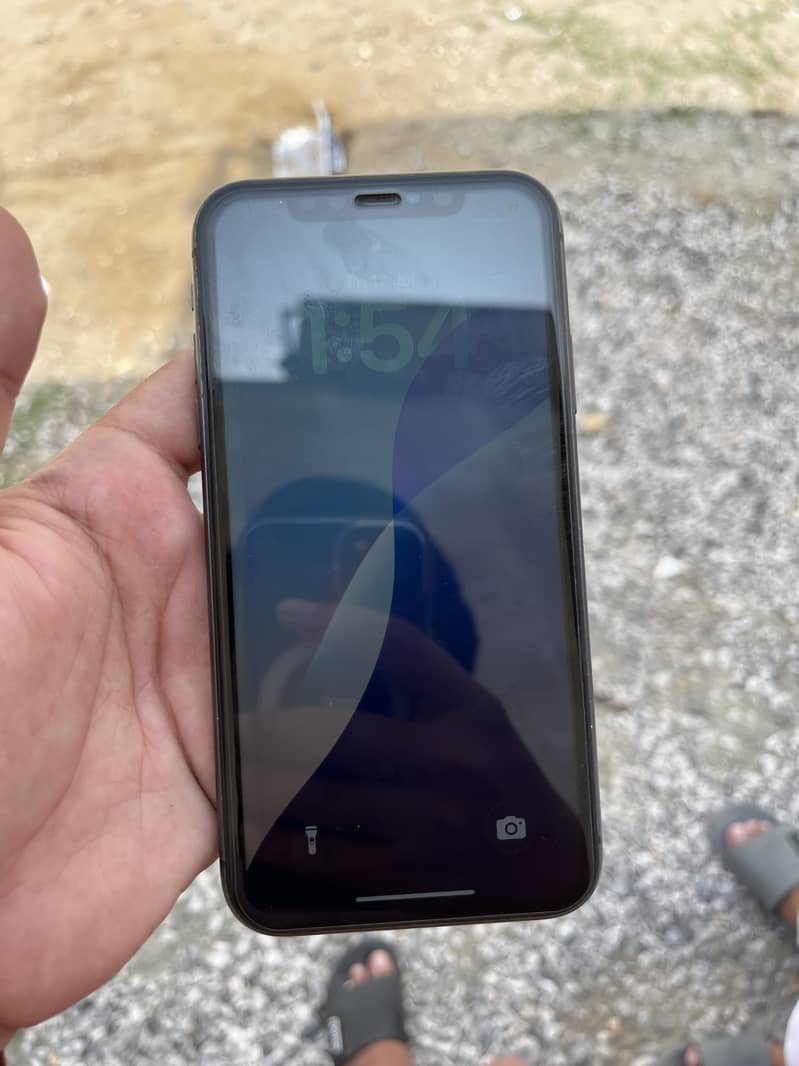 Apple iPhone 11 4
