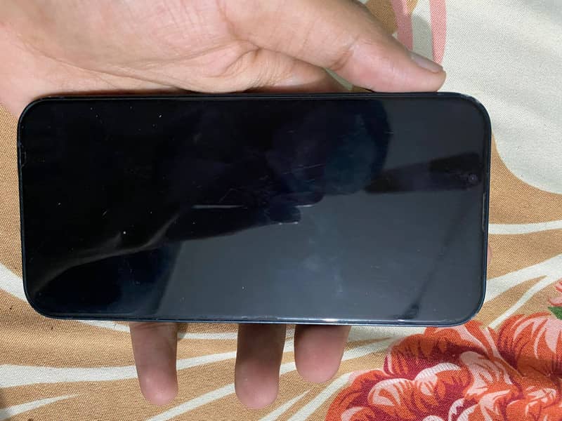 iPhone 13 4
