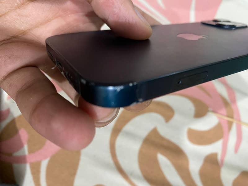 iPhone 13 5