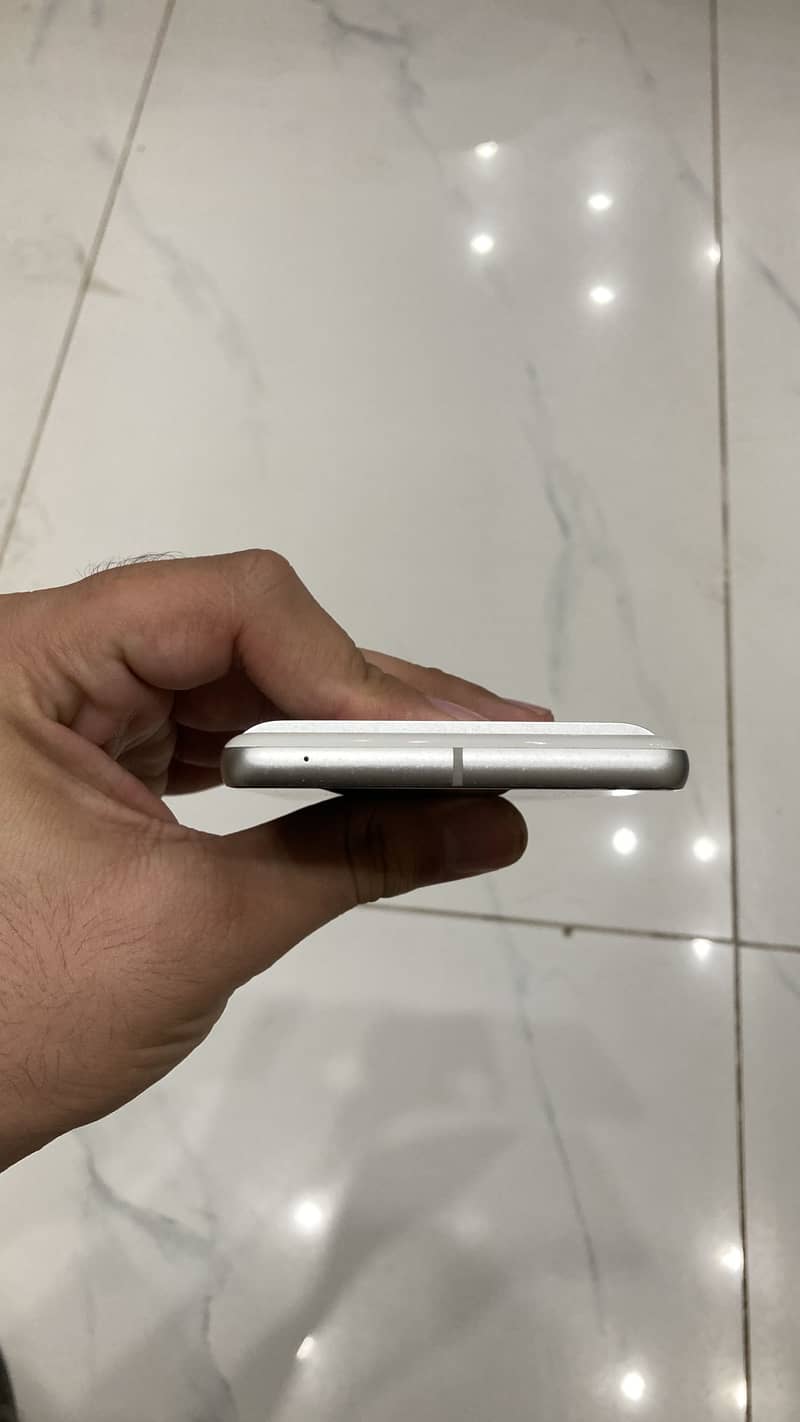 Google Pixel 7 5
