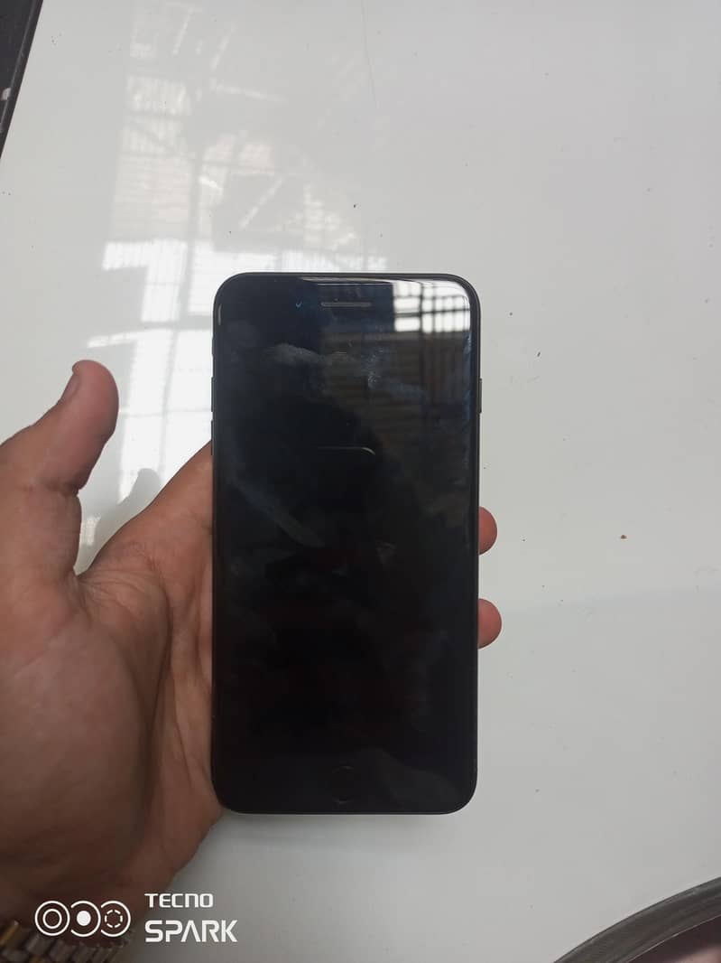 Apple iPhone 7 Plus 1