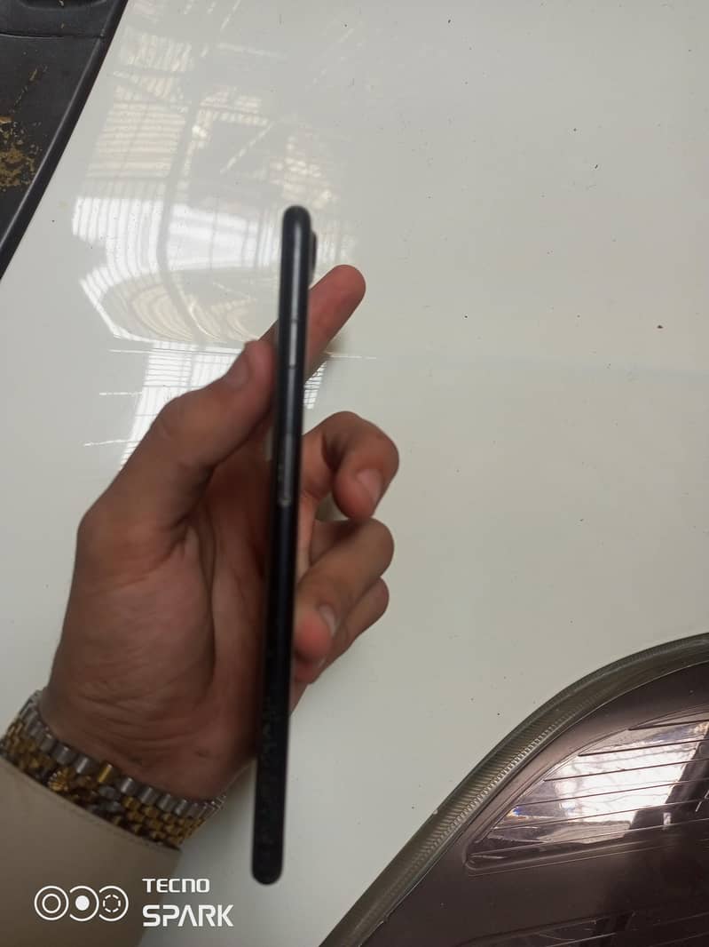 Apple iPhone 7 Plus 2