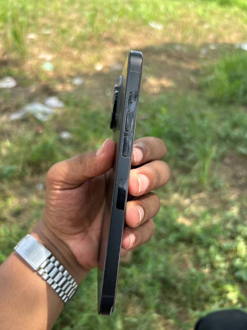 Apple iPhone 14 Pro Max 2