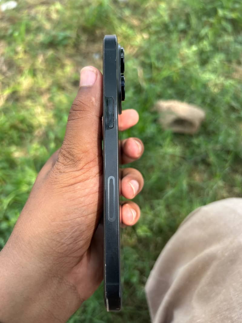 Apple iPhone 14 Pro Max 3