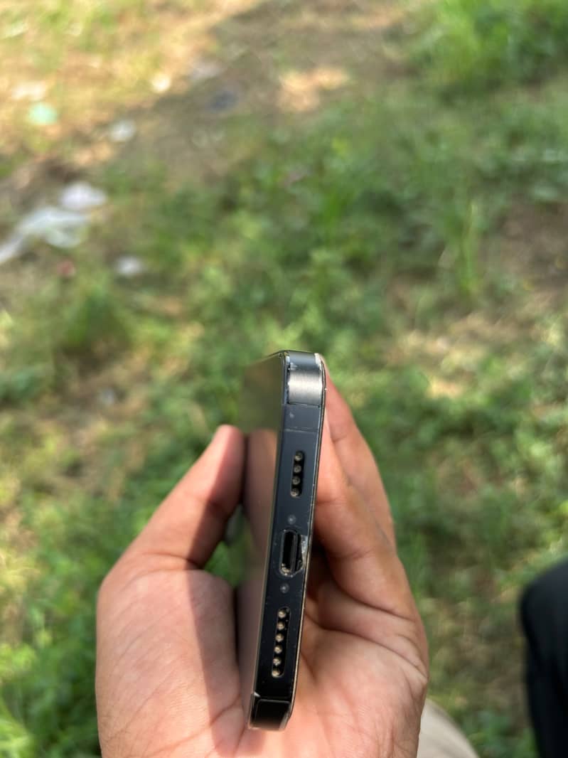 Apple iPhone 14 Pro Max 4