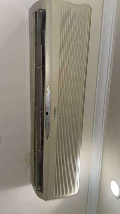 General Ac 2.5 ton 8 year old