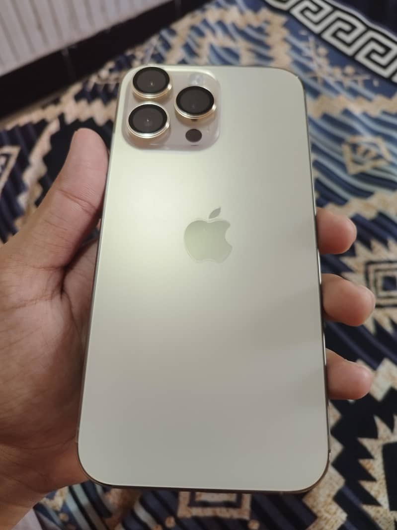 Apple iPhone 14 Pro Max 1