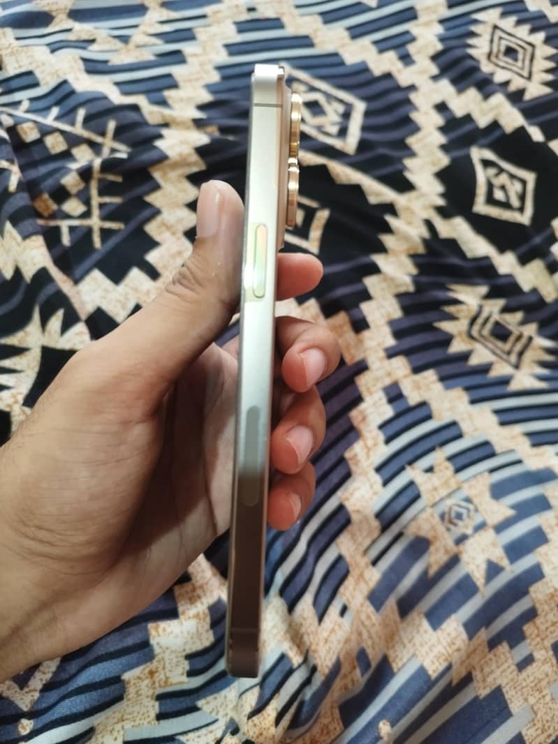 Apple iPhone 14 Pro Max 2