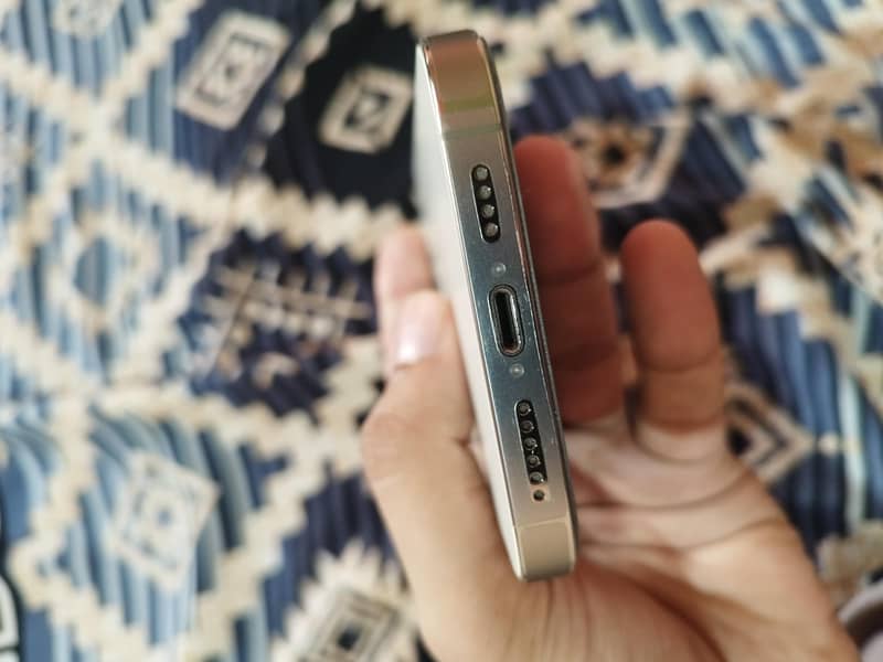 Apple iPhone 14 Pro Max 6