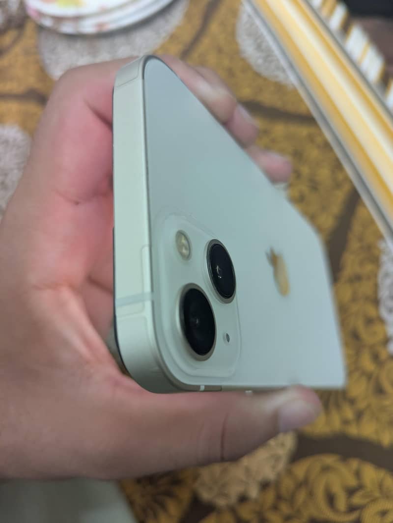 Apple iPhone 13 1