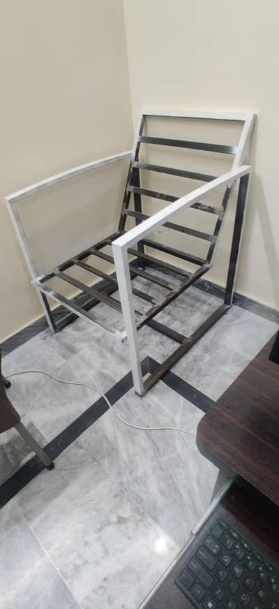 Custom Build Single Sofa Design Steel Rectangular Pipe Chair
