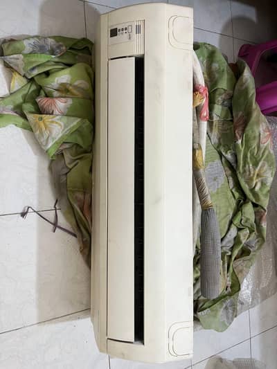 Daikin 1.5 Ton Split AC – Urgent Sale – Good Working Condition