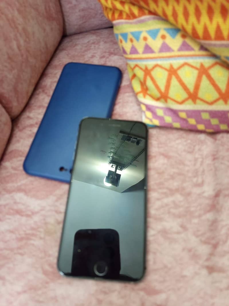 Apple iPhone 8 Plus 5