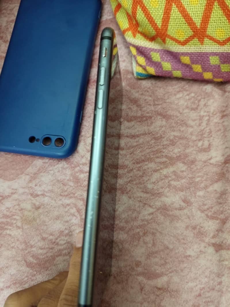 Apple iPhone 8 Plus 7