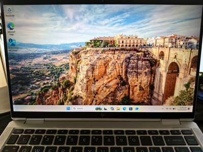 *HP ELITE BOOK 1040 G7*  - Core i7 10th generation   - 16 ram / 512SSD