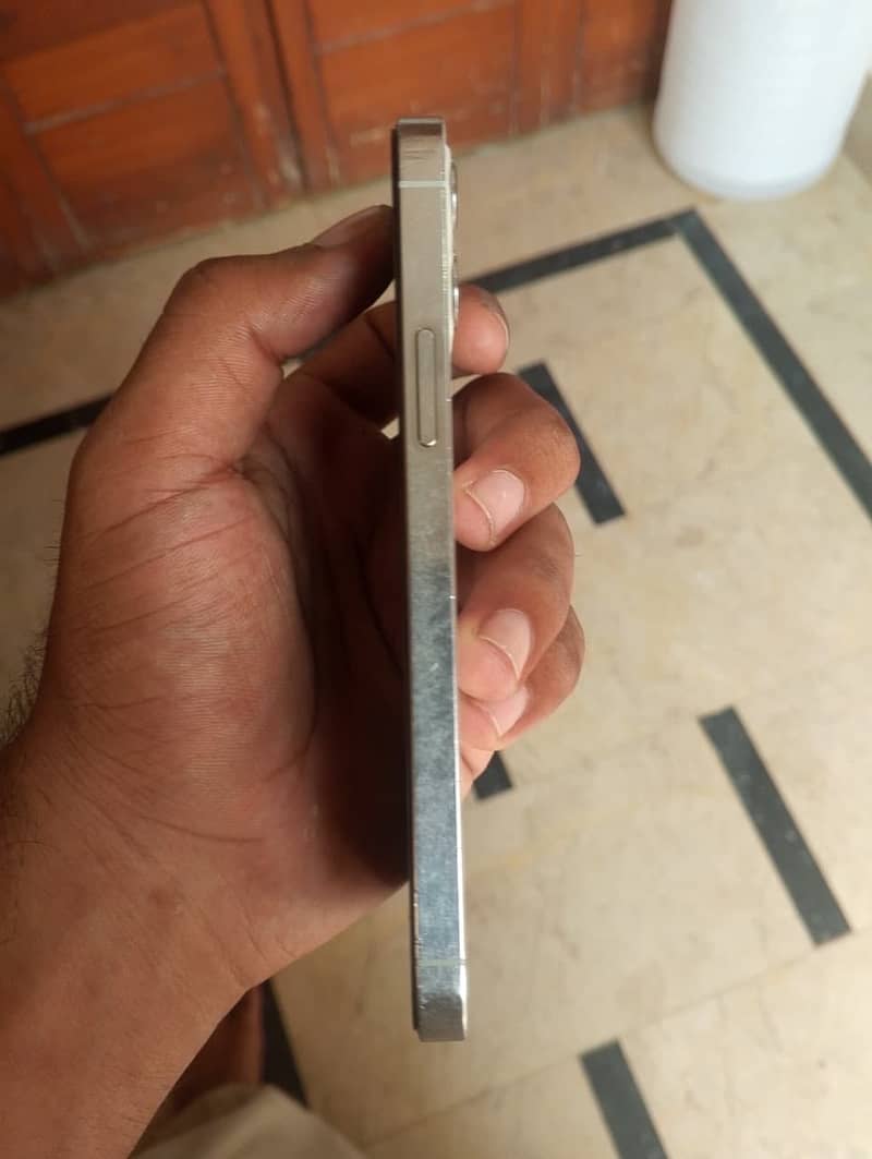 Apple iPhone 12 Pro 3
