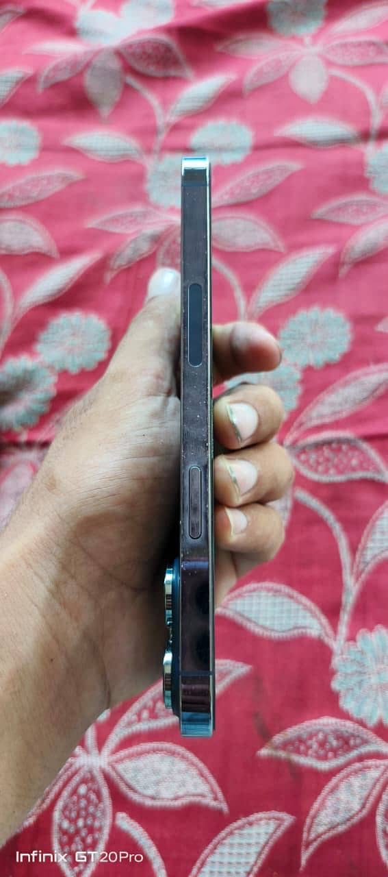 Apple iPhone 14 Pro Max 2