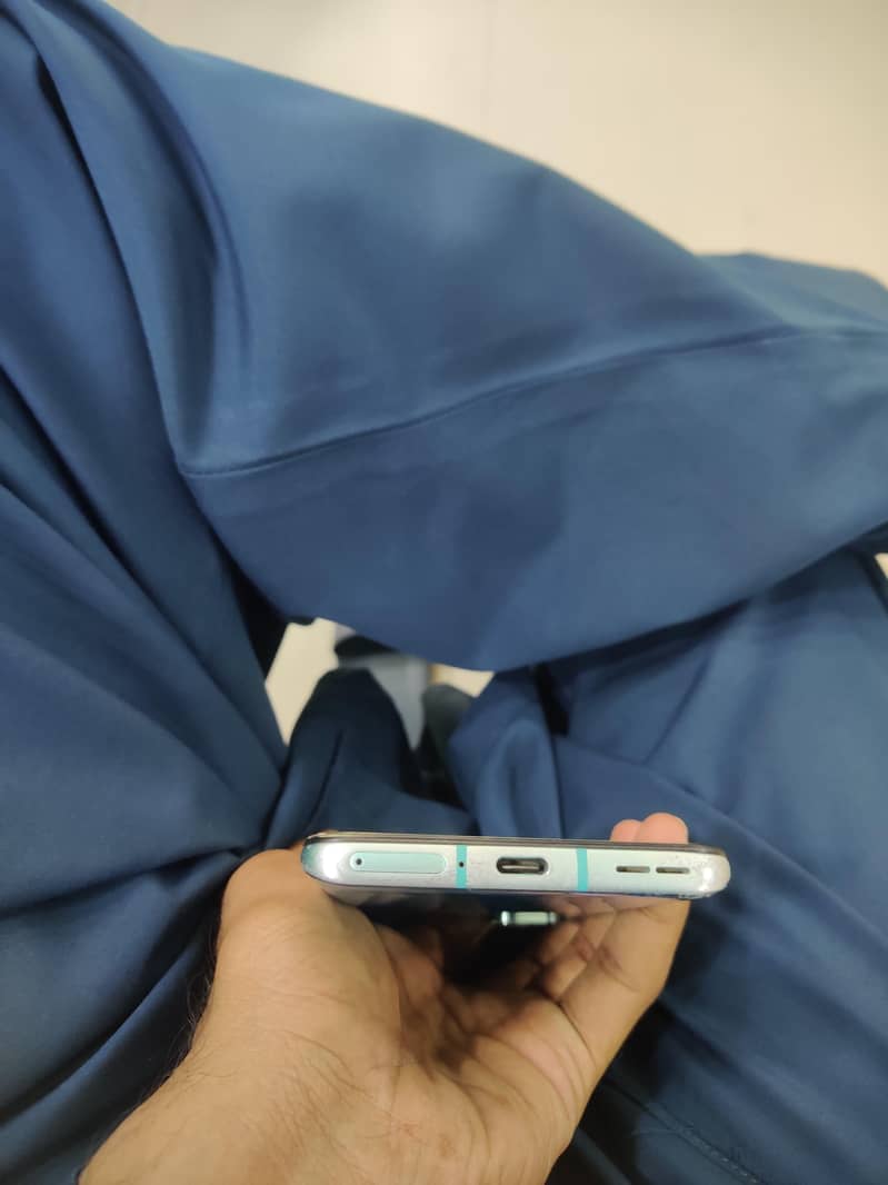 One Plus 8T 4