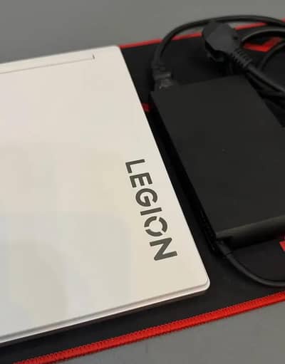 Lenovo Legion 7i – Gaming Monster | RTX 4070 | 32GB RAM | 1TB SSD