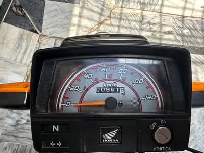 Honda CD 70 Red colour