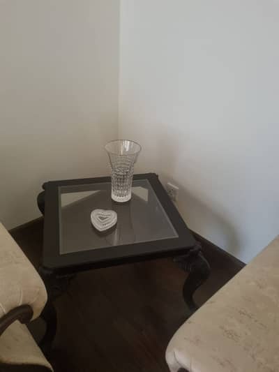 Center Tabel and side Tabels