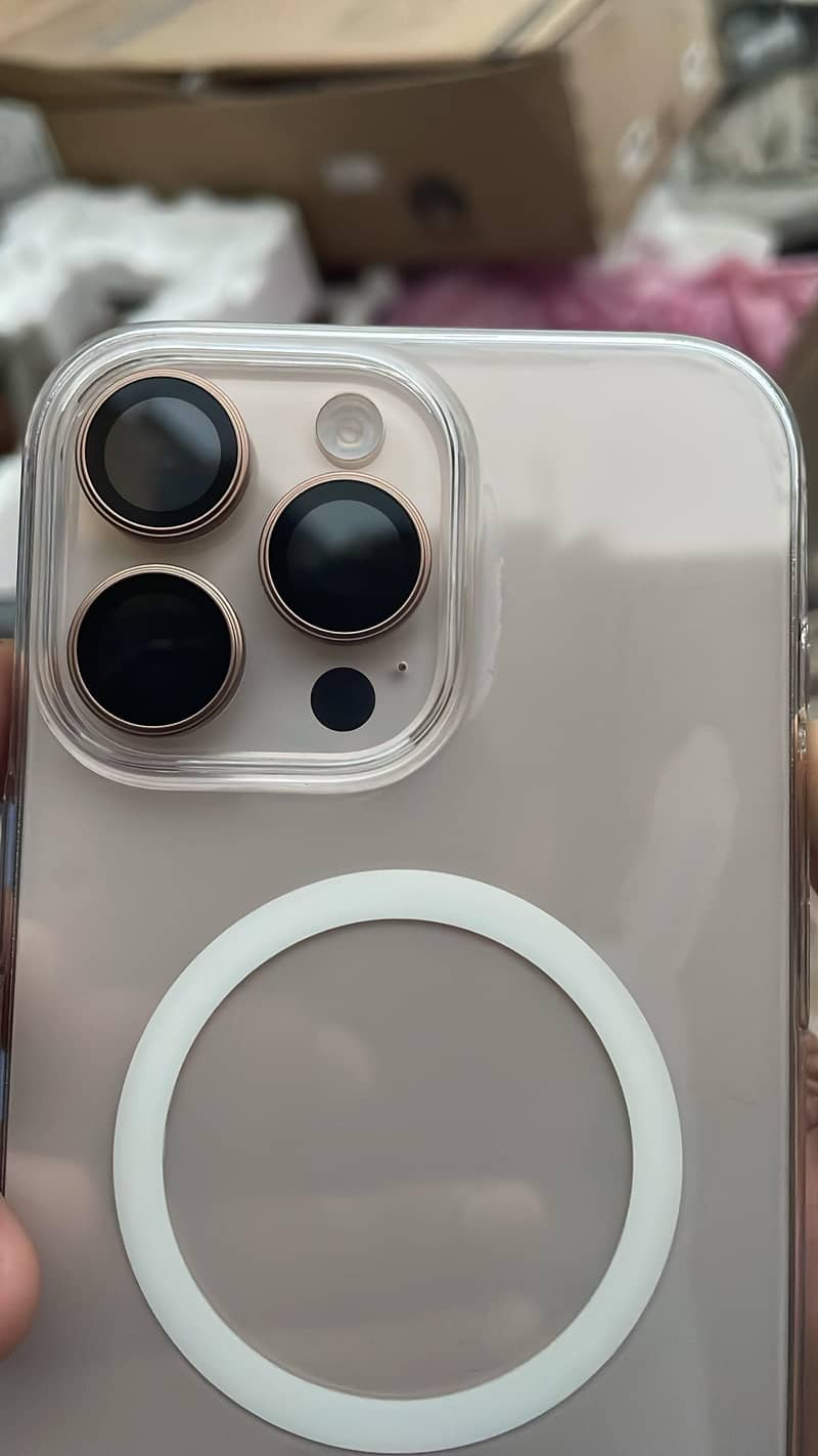 Apple iPhone 16 Pro Max 0
