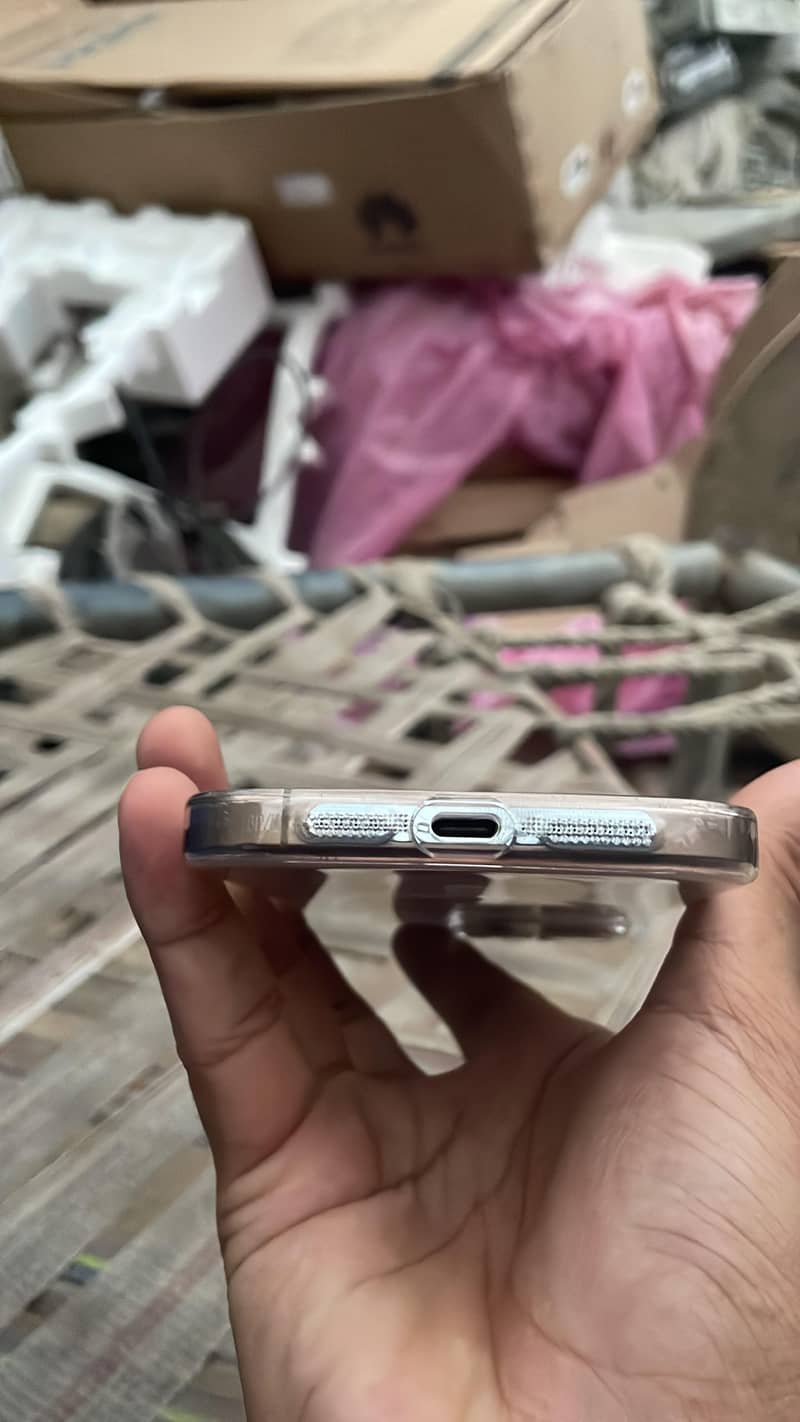 Apple iPhone 16 Pro Max 3