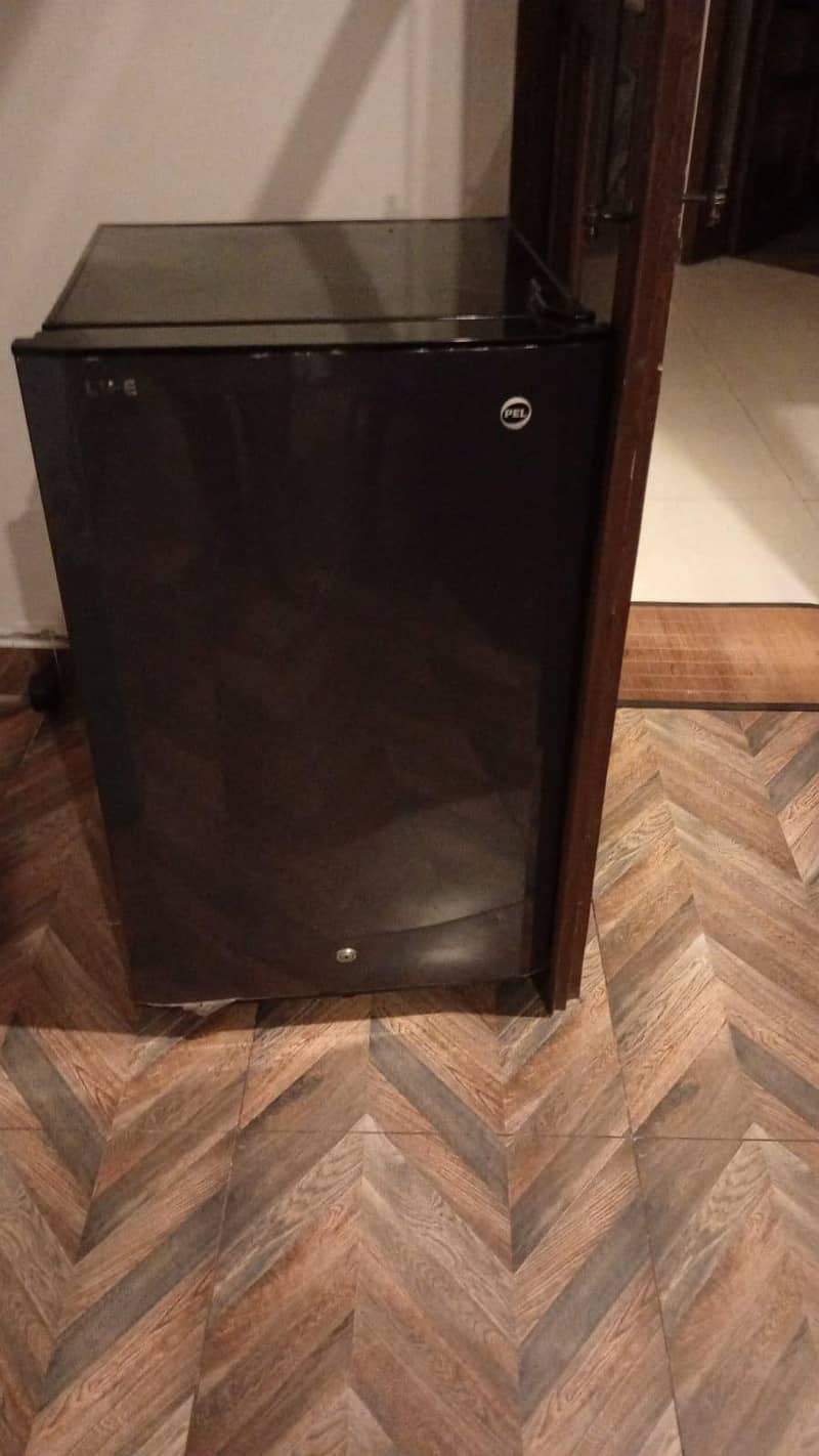 mini fridge 1